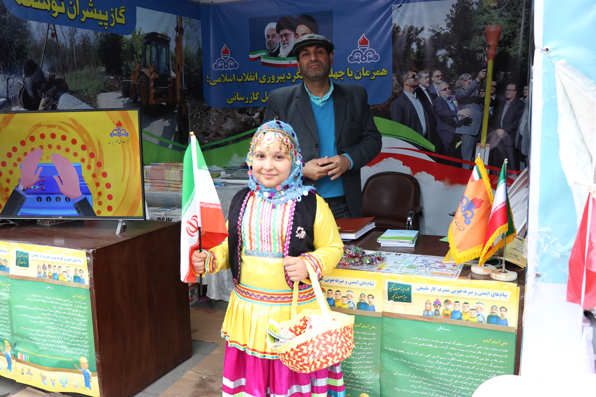 گزارش تصویری: سومین روز جشنواره دستاوردهای انقلاب اسلامی و استقبال گسترده مردم از غرفه شرکت گاز