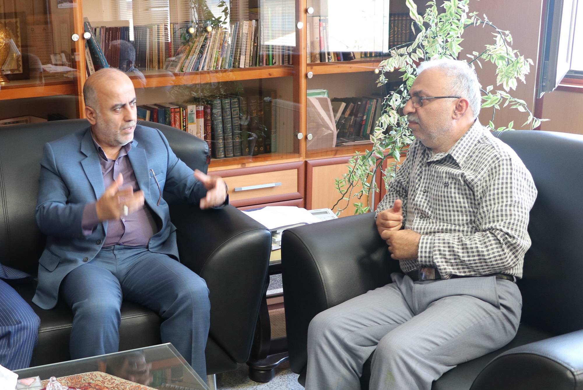 مدیرکل بنیاد شهید با مدیرعامل شرکت گاز استان گیلان دیدار کرد
