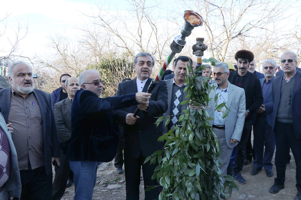 فروغ شعله های گاز در روستای کوهستانی گلستان سرا