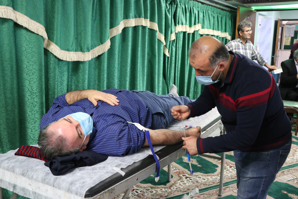 کارکنان شرکت گاز استان گیلان در پویش اهدای خون شرکت کردند
