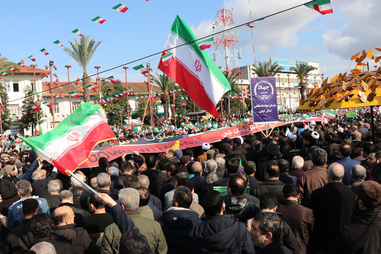 گزارش تصویری: حضور مدیرعامل و کارکنان شرکت گاز گیلان در راهپیمایی 22 بهمن