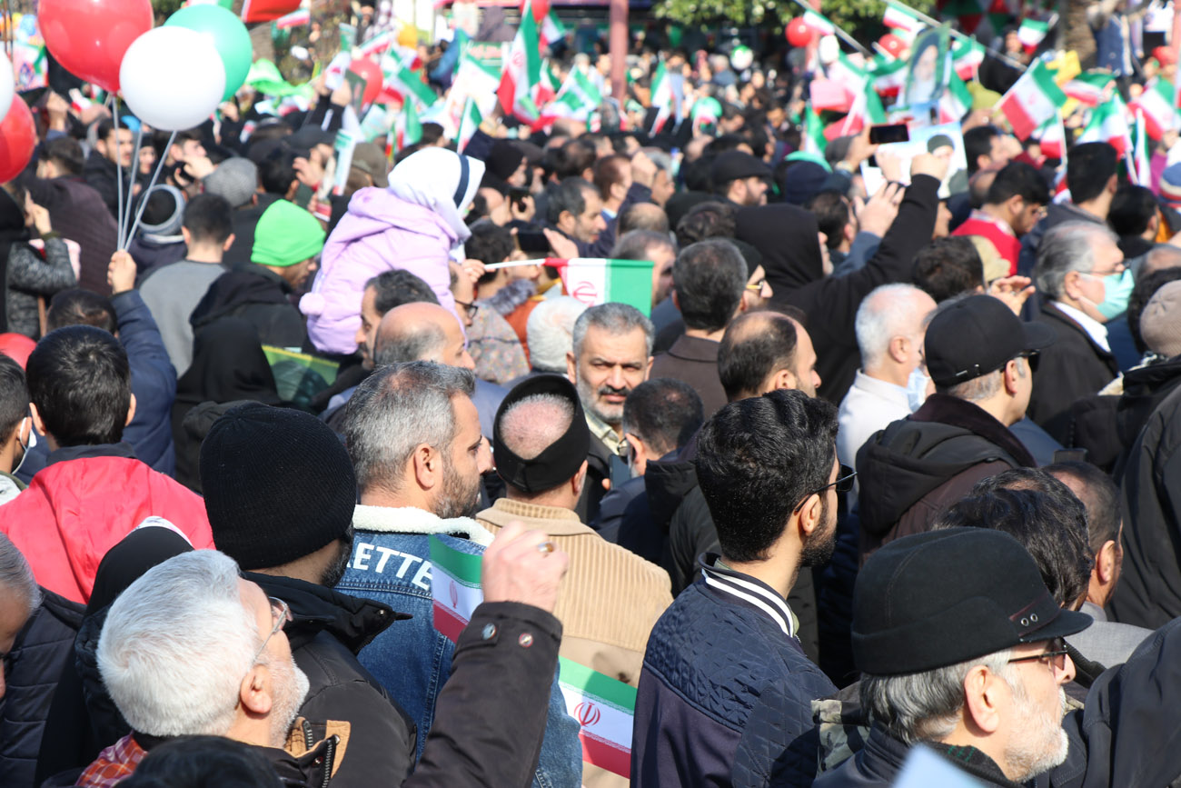 گزارش تصویری: حضور مدیرعامل و کارکنان شرکت گاز گیلان در راهپیمایی 22 بهمن