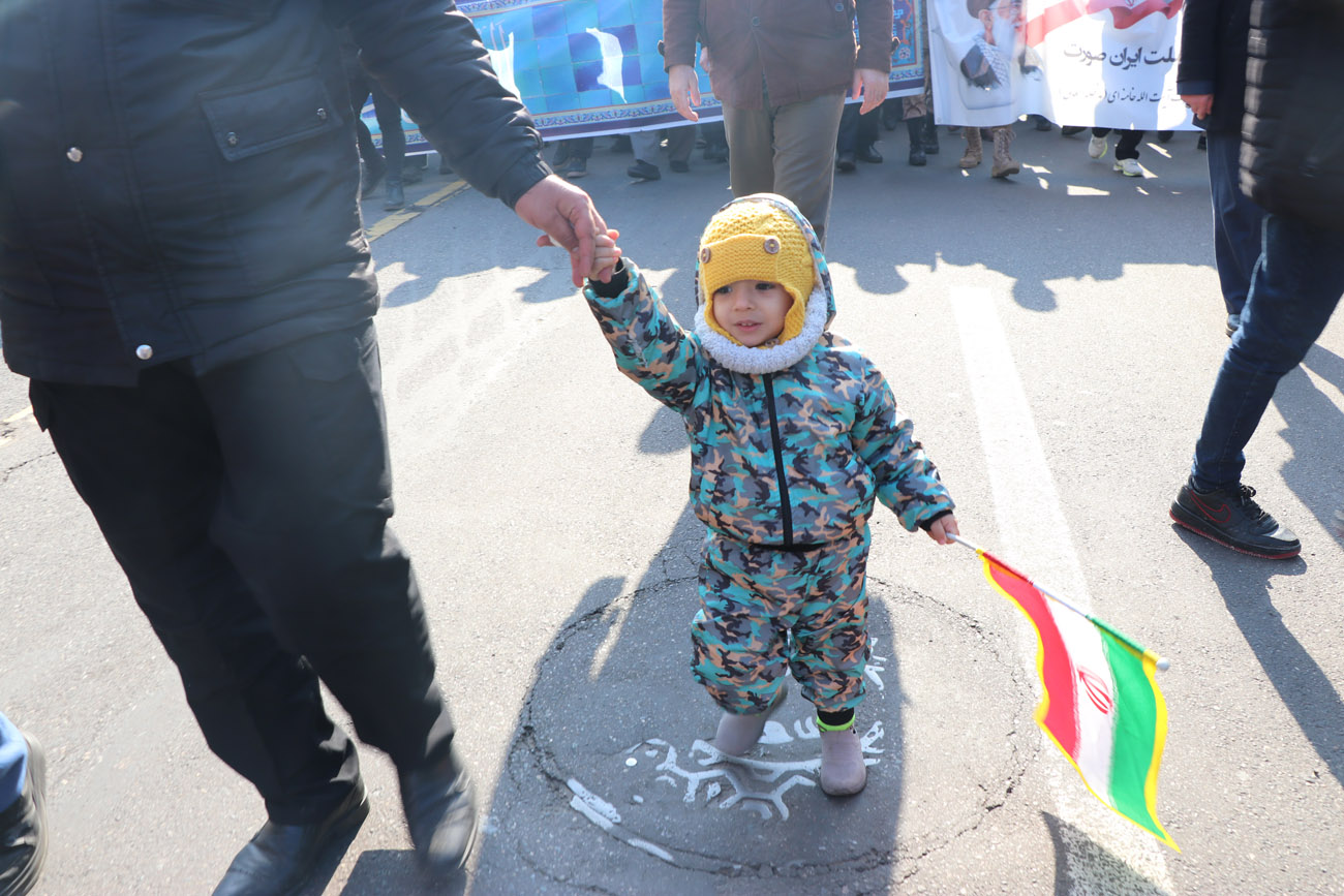 گزارش تصویری: حضور مدیرعامل و کارکنان شرکت گاز گیلان در راهپیمایی 22 بهمن