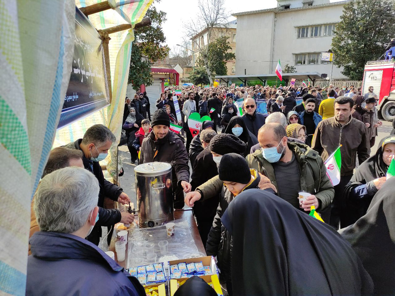 گزارش تصویری: حضور مدیرعامل و کارکنان شرکت گاز گیلان در راهپیمایی 22 بهمن