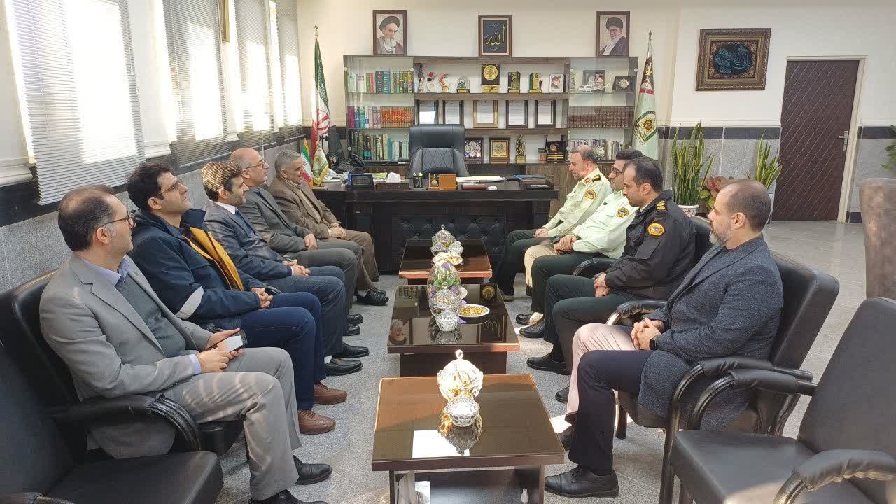 به منظور تجلیل از تلاش‌های حافظان نظم و امنیت؛ مدیرعامل شرکت گازاستان گیلان با فرمانده انتظامی استان دیدار کرد