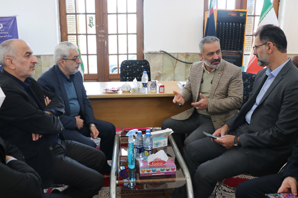 ميز خدمت جهادي شركت گاز در مصلي شهر رشت برپا شد