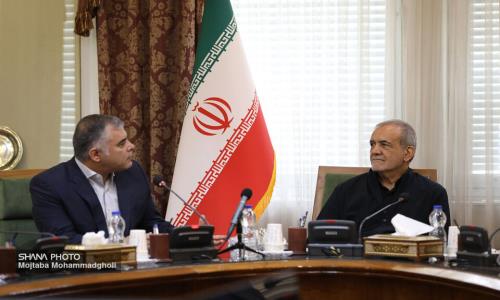 در دیدار سرزده رئیس‌جمهور از وزارت نفت صورت گرفت؛ قدردانی رئیس‌جمهوری از نقش‌آفرینی وزارت نفت در مدیریت بحران جنگ ۱۲ روزه