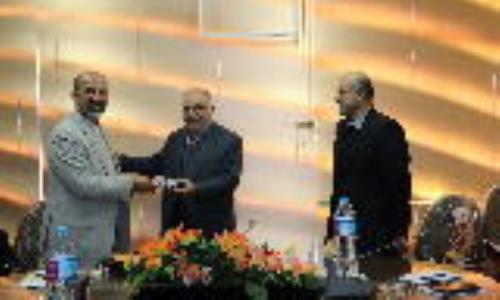 از نفرات برگزیده نظام پیشنهادات گاز گیلان تقدیر شد