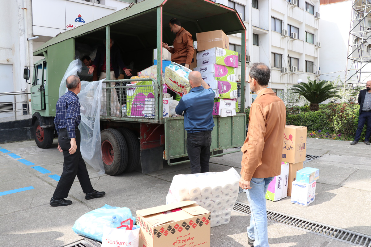 ارسال کمک های کارکنان شرکت گاز استان گیلان به مناطق سیل زده