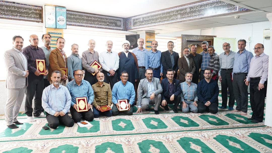 تجلیل از کارکنان رزمنده شرکت گاز استان گیلان همزمان با هفته دفاع مقدس