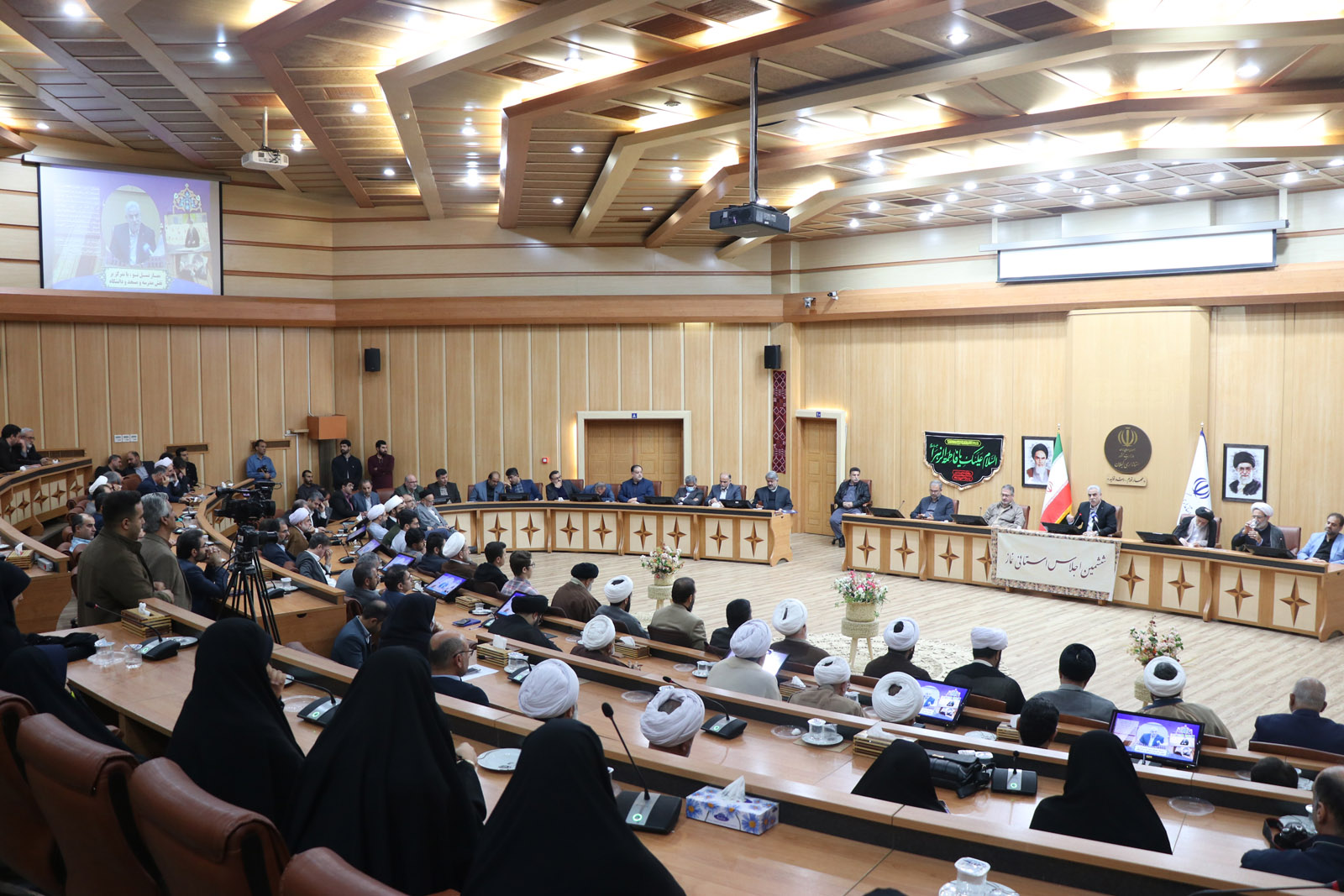 از شرکت گاز گیلان به عنوان دستگاه برتر در امر ترویج و توسعه فرهنگ نماز تقدیر شد