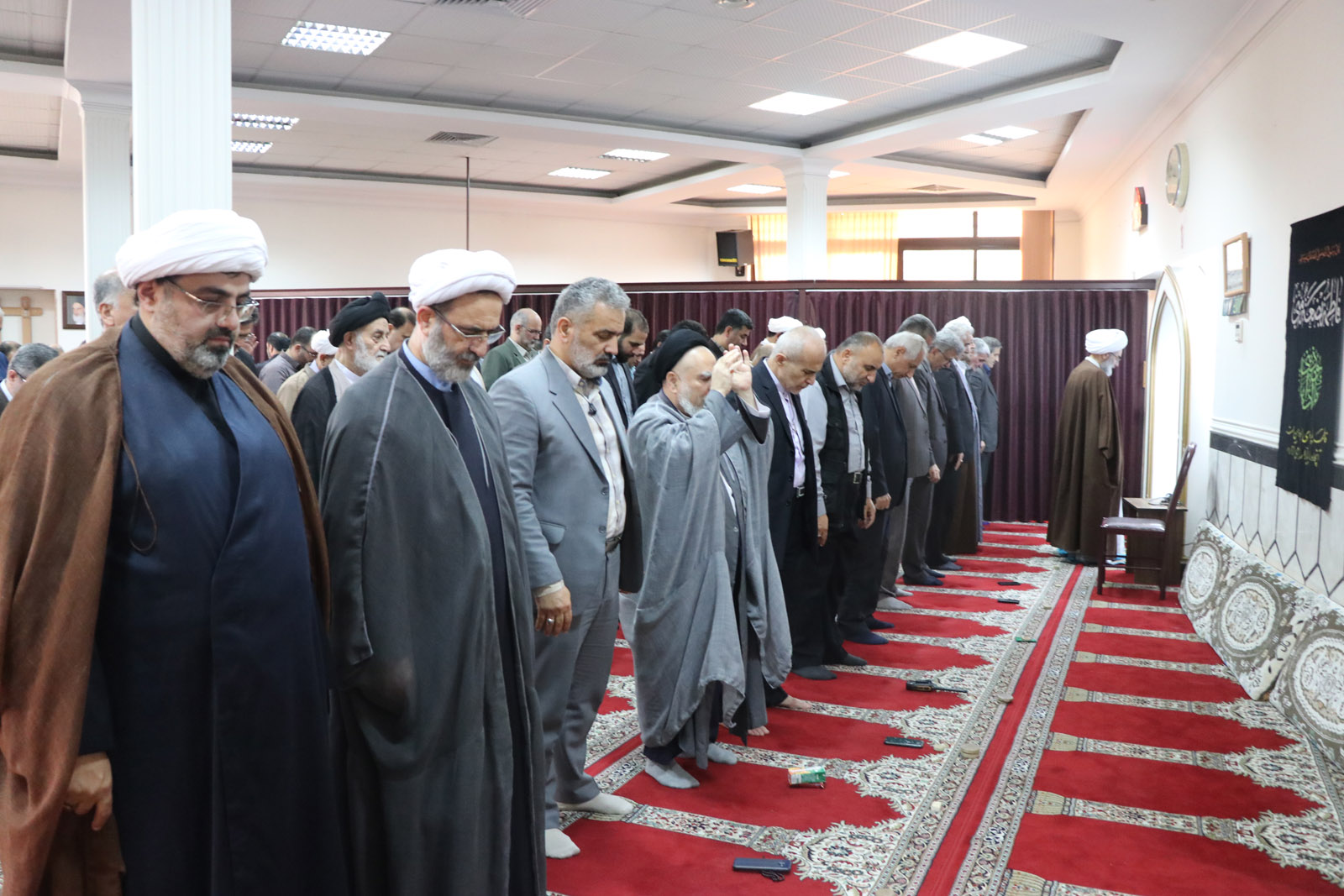 از شرکت گاز گیلان به عنوان دستگاه برتر در امر ترویج و توسعه فرهنگ نماز تقدیر شد