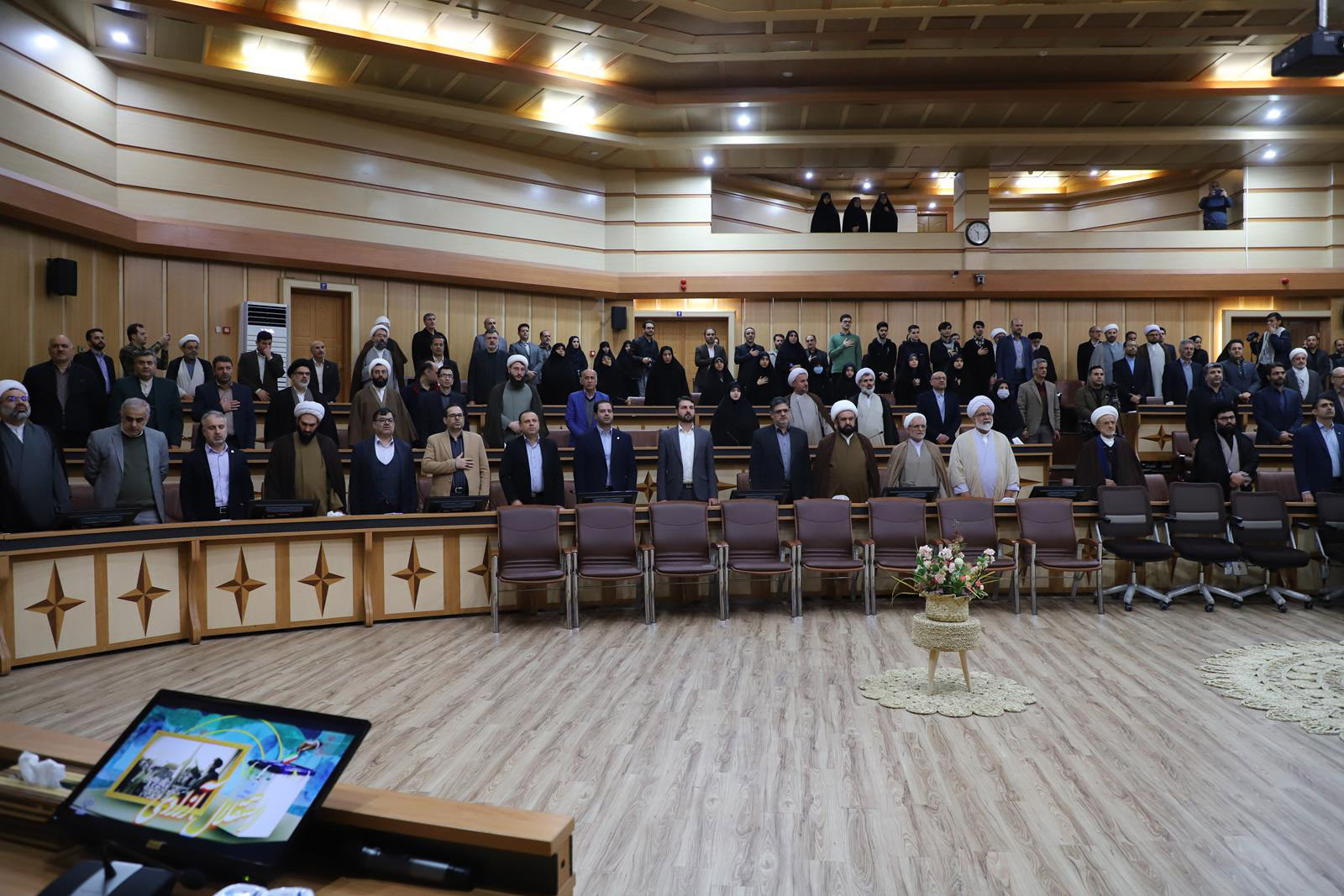 از شرکت گاز گیلان به عنوان دستگاه برتر در امر ترویج و توسعه فرهنگ نماز تقدیر شد