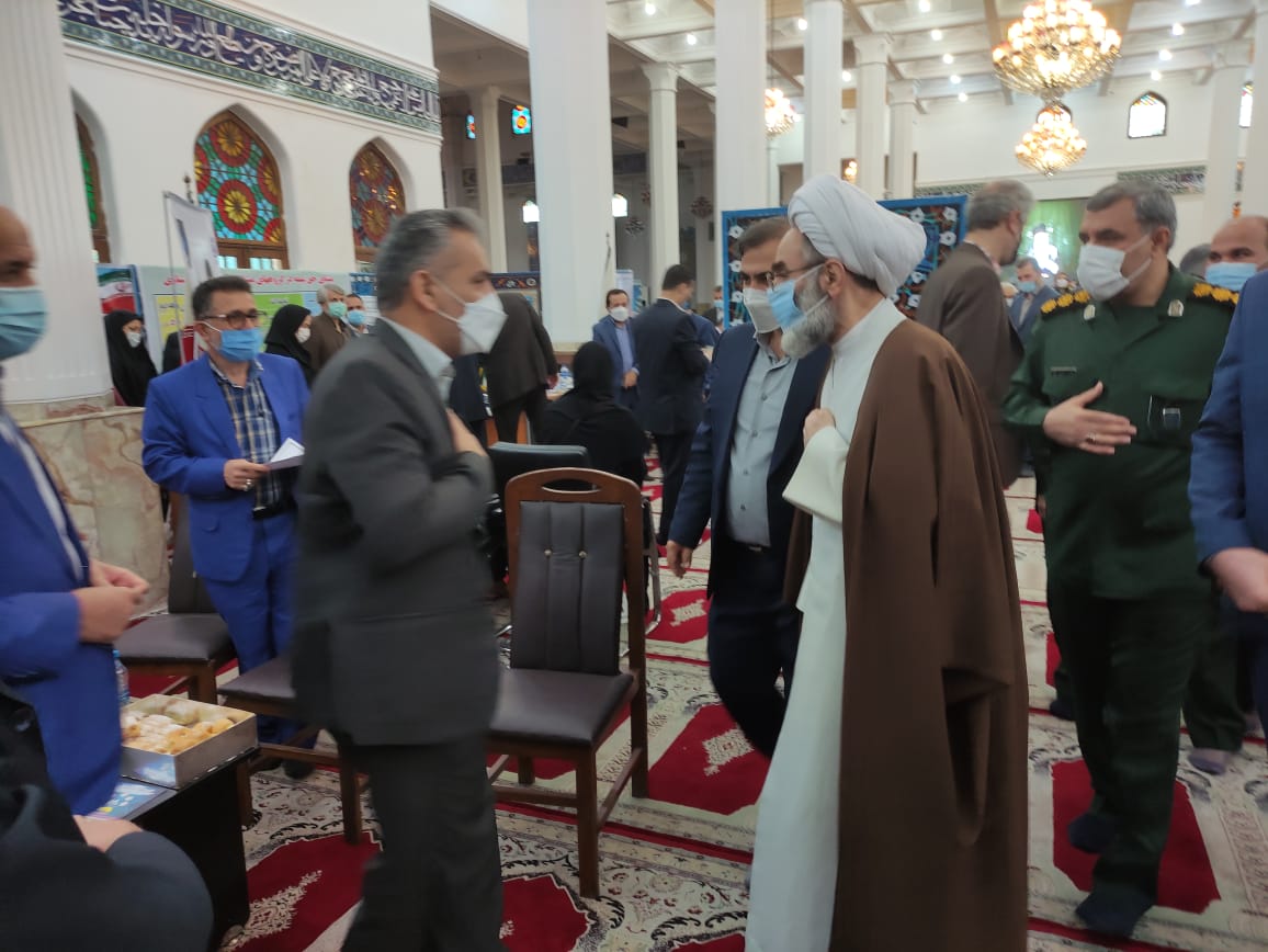  میز خدمت جهادی  شرکت گاز استان گیلان در مصلی امام خمینی (ره) رشت  برگزار شد