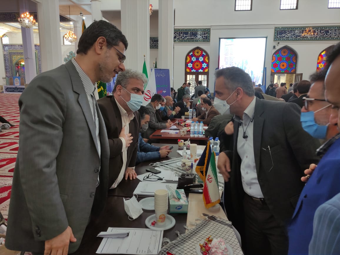  میز خدمت جهادی  شرکت گاز استان گیلان در مصلی امام خمینی (ره) رشت  برگزار شد