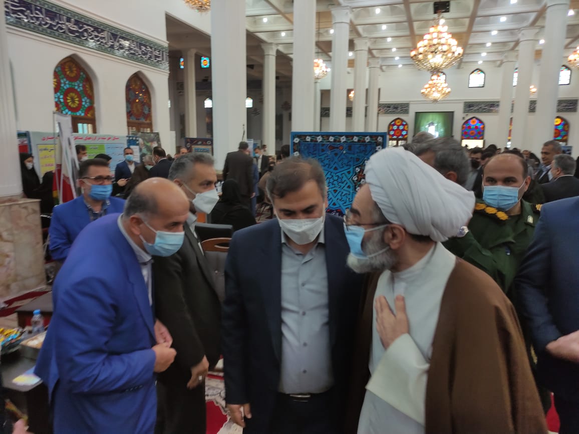  میز خدمت جهادی  شرکت گاز استان گیلان در مصلی امام خمینی (ره) رشت  برگزار شد