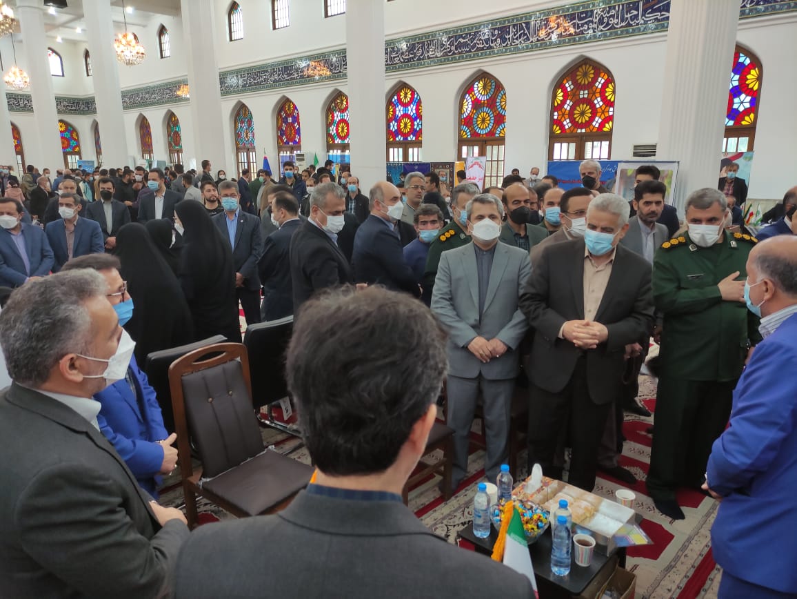  میز خدمت جهادی  شرکت گاز استان گیلان در مصلی امام خمینی (ره) رشت  برگزار شد