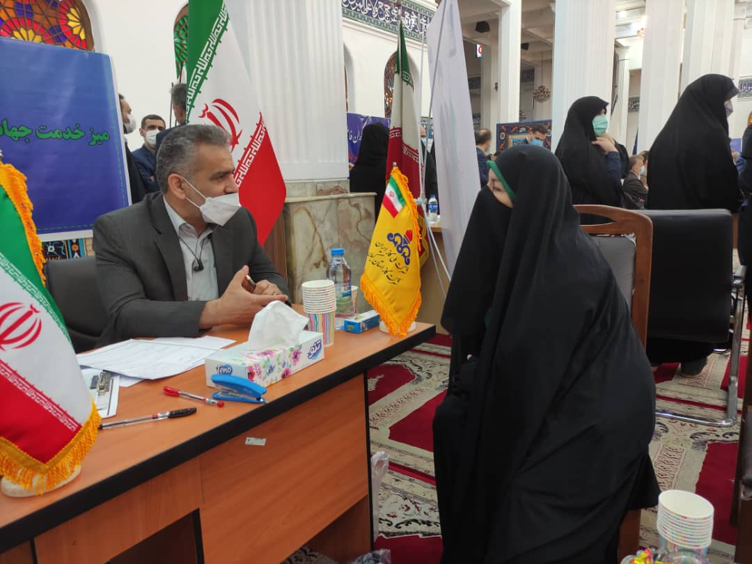  میز خدمت جهادی  شرکت گاز استان گیلان در مصلی امام خمینی (ره) رشت  برگزار شد