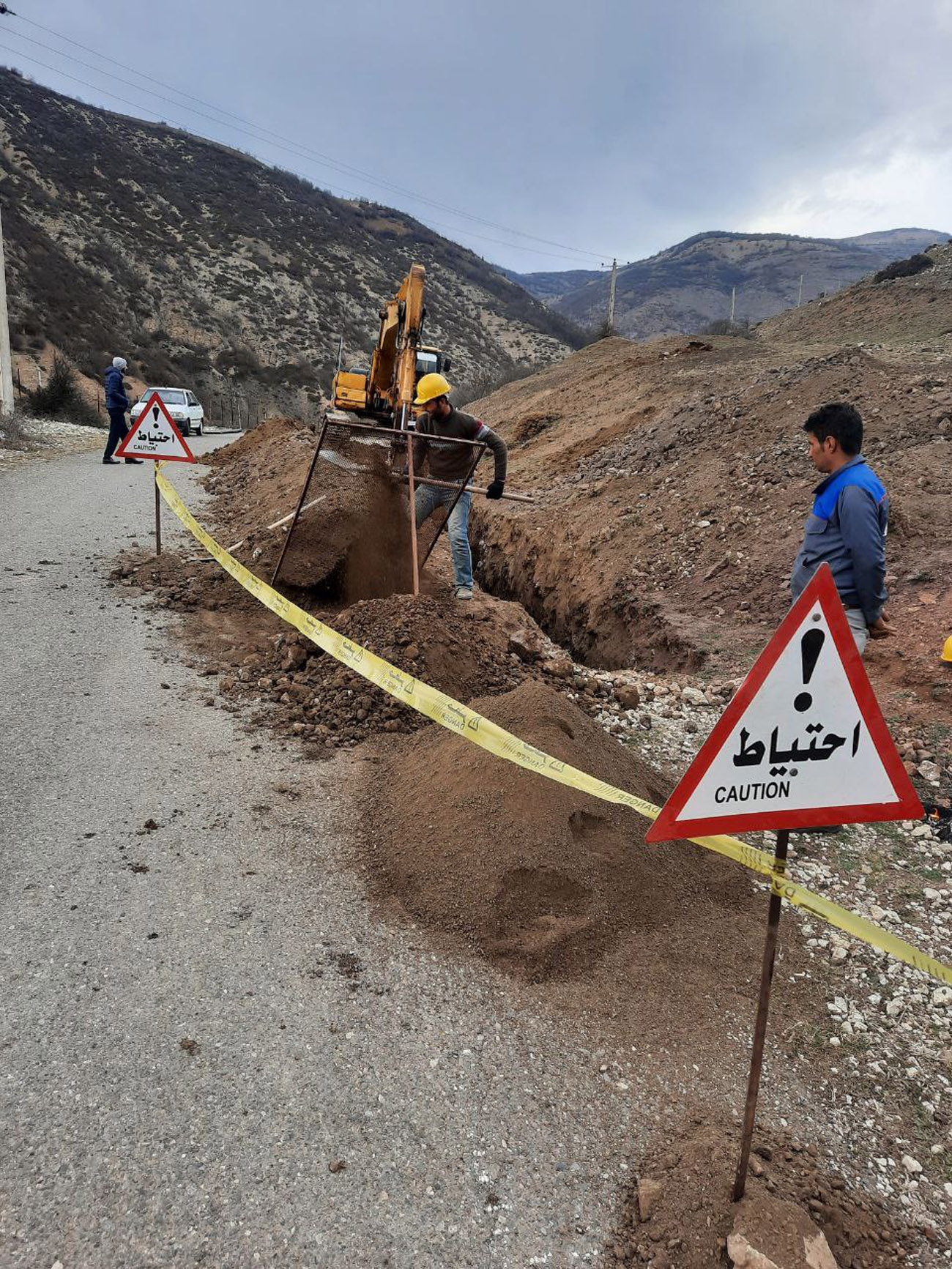 گزارش تصویری؛ تلاش کارکنان و پیمانکاران شرکت گاز گیلان برای گازرسانی به مناطق صعب العبور و کوهستانی استان
