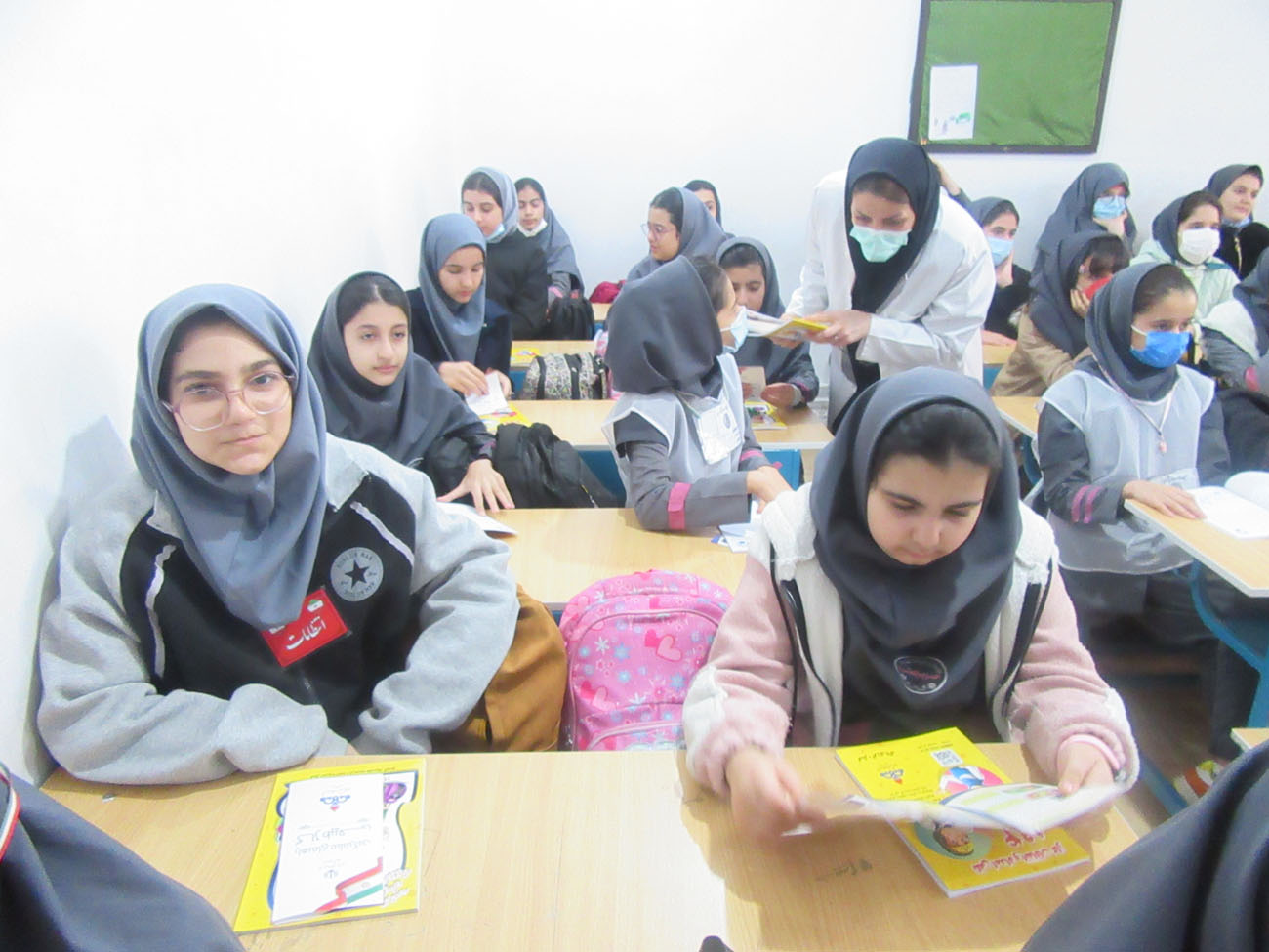 از دانش آموزان برگزیده جشنواره نقاشی و انشانویسی مصرف بهینه و ایمن گاز طبیعی تجلیل شد