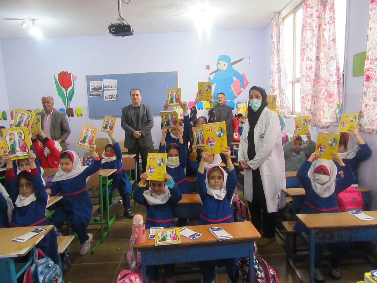 از دانش آموزان برگزیده جشنواره نقاشی و انشانویسی مصرف بهینه و ایمن گاز طبیعی تجلیل شد