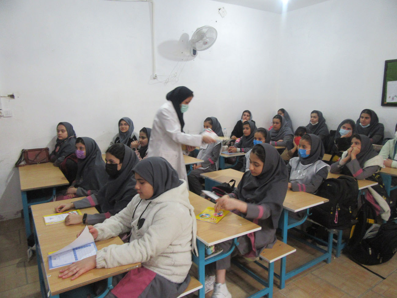 از دانش آموزان برگزیده جشنواره نقاشی و انشانویسی مصرف بهینه و ایمن گاز طبیعی تجلیل شد