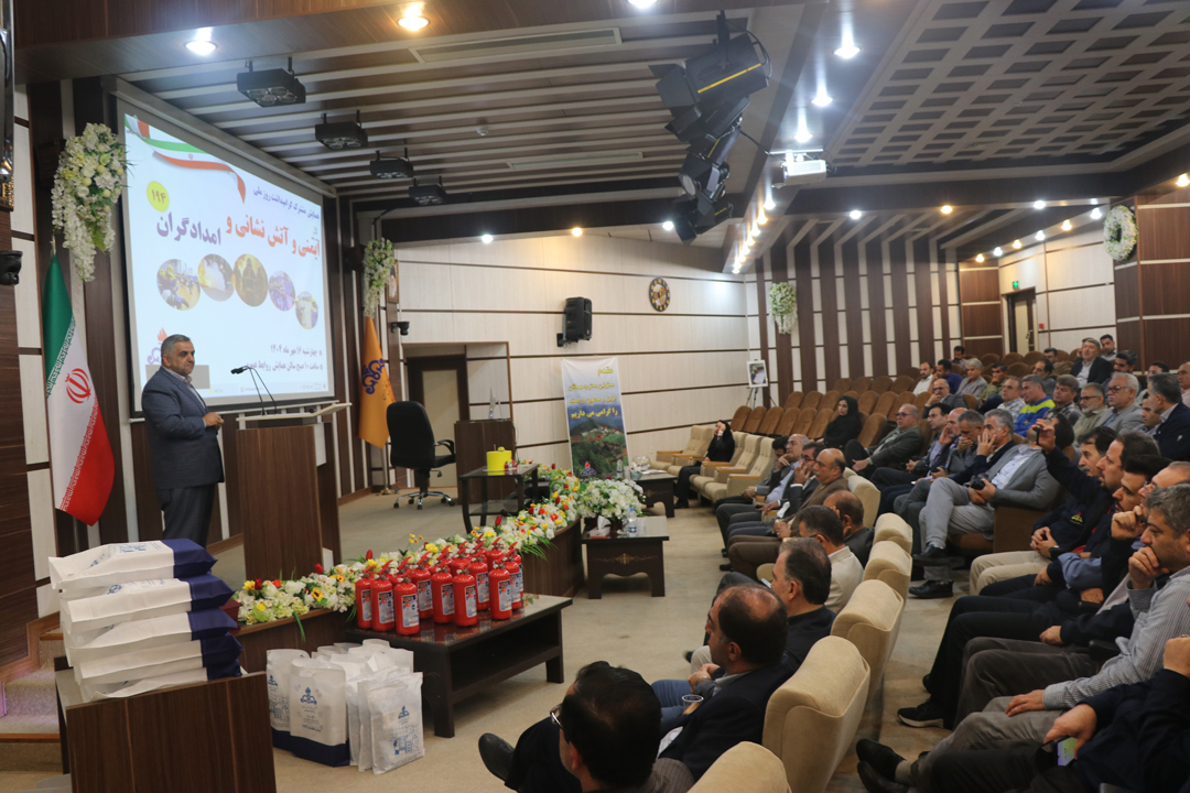 گزارش تصویری- برگزاری جشن روز ایمنی، آتش نشانی و امدادگران گاز و تقدیر  از امدادگران نمونه و کارکنان برگزیده در حوزه رعایت الزامات HSE در سالن همایش روابط عمومی شرکت گاز استان گیلان