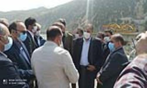 وزیر راه و شهرسازی به همراه استاندار گیلان از پروژه تعویض مسیر خط لوله گاز در رودبار بازدید کرد